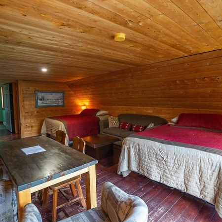 L'Auberge Refuge Du Trappeur Saint-Mathieu-du-Parc Exterior foto