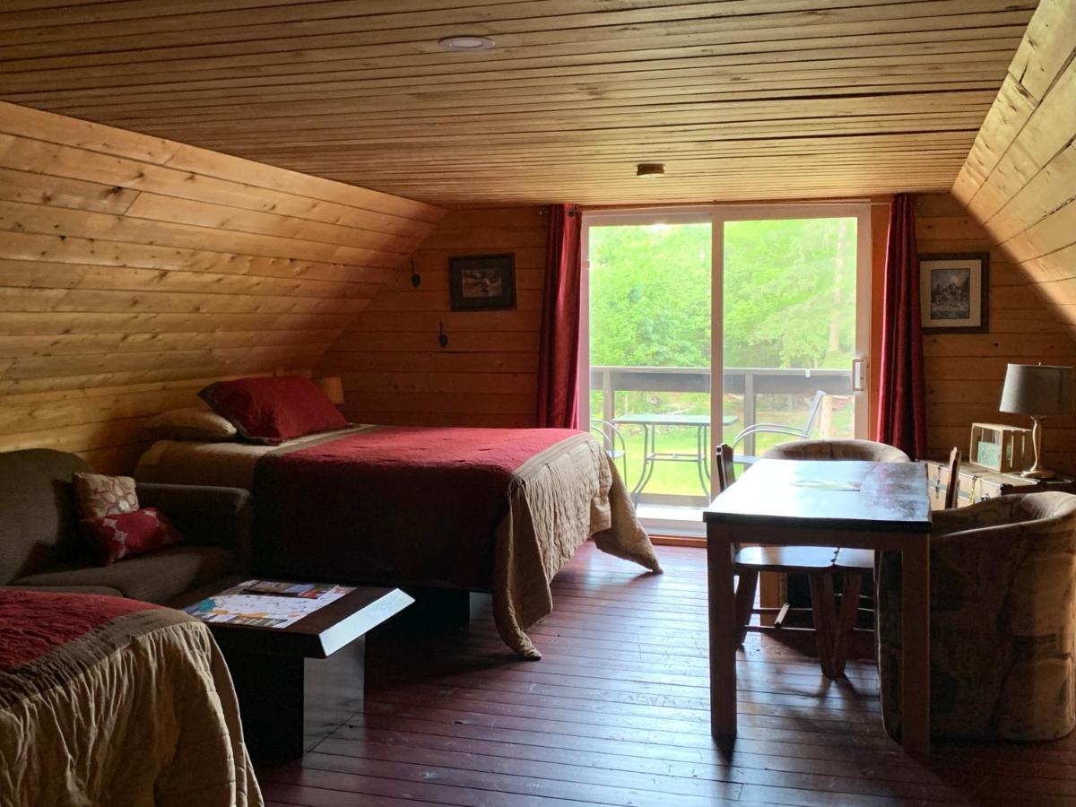 L'Auberge Refuge Du Trappeur Saint-Mathieu-du-Parc Exterior foto