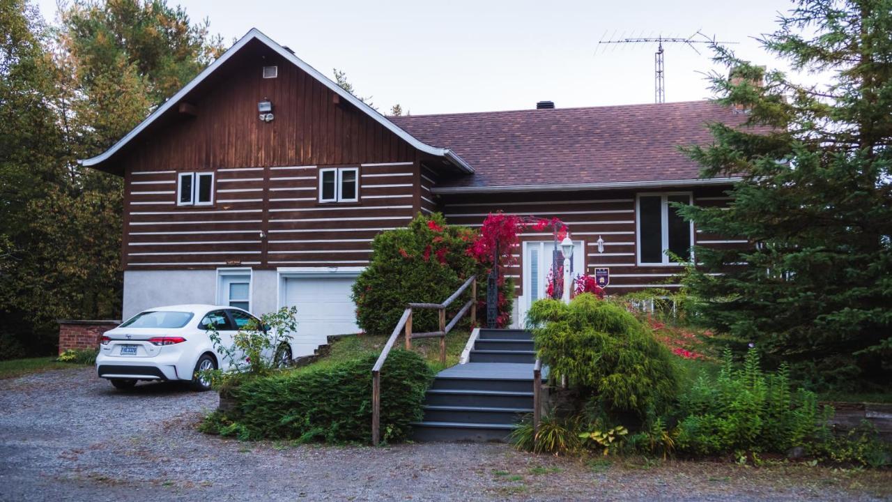 L'Auberge Refuge Du Trappeur Saint-Mathieu-du-Parc Exterior foto